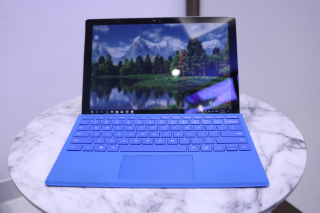 Surface Pro 4 ( i7/8GB/256GB ) + Type Cover 1
